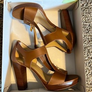 Michael by Michael Kors leather Berkeley sandal, luggage brown, size 8m
